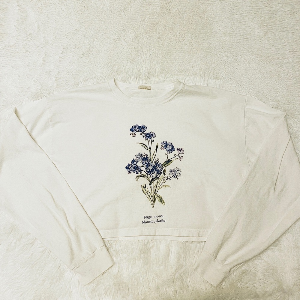 Forget Me Not Tee🤍